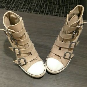Simply vera wang canvas wedges